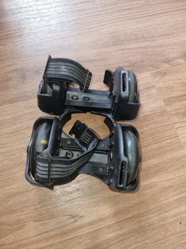 Patins adaptáveis para o calcanhar que brilha 