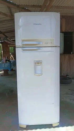 Geladeira Eletrolux gelo seco entrego