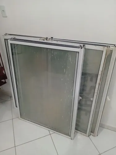 Janelas sem trilhos