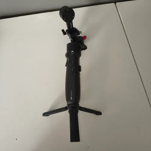Estabilizador (gimbal) de câmera Zhiyun Crane M2.