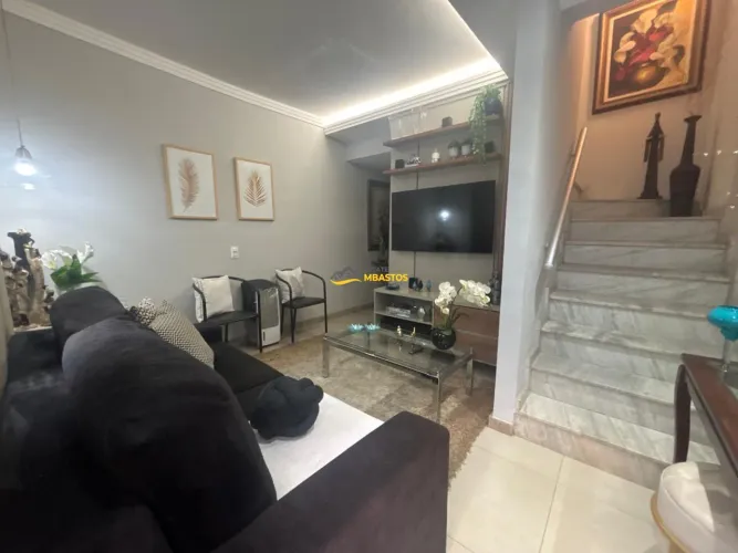 Casa Geminada à Venda com 2 Suítes e 2 Vagas no Bairro Serrano REF: 22632