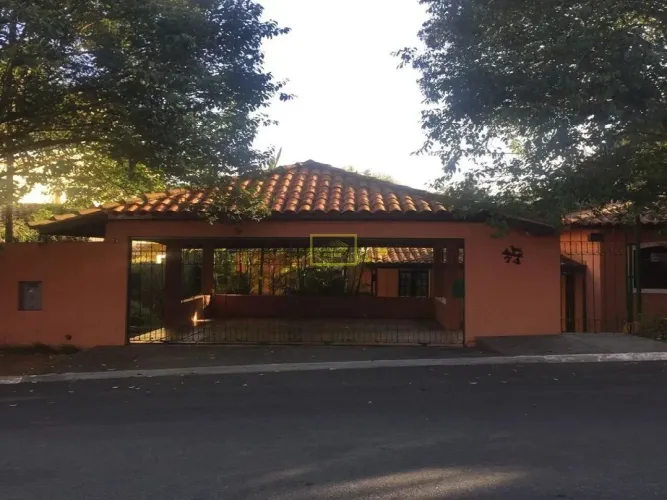 Casa em condomínio fechado para locação em Cotia