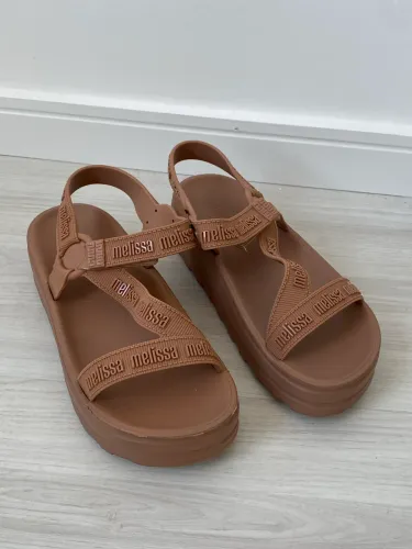 Sandália Melissa tamanho 36