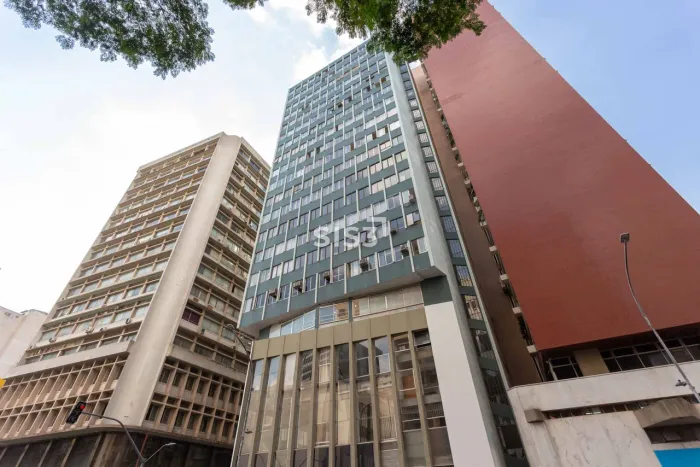 Sala comercial no Centro de Curitiba, 27 m², dividida em 2 ambientes com banheiro | SIS3 I
