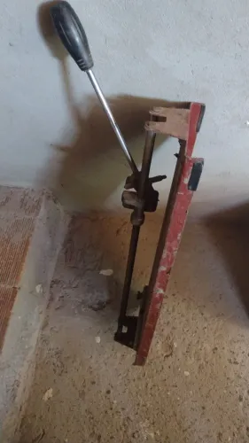 Vendo máquina de cortar piso cerâmico usada
