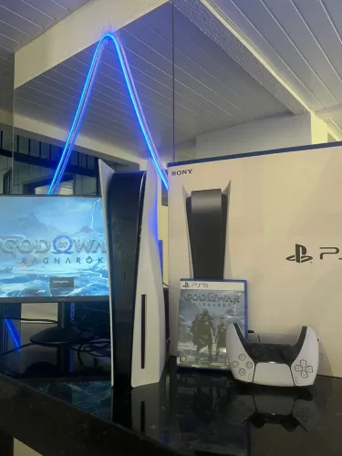 PS5 COM LEITOR DE DISCO + JOGO E GARANTIA
