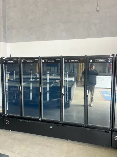 Cervejeira expositora 5 portas total black nova pronta entrega