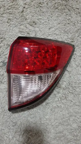 Lanterna Honda HRV lado direito original - Seminova 