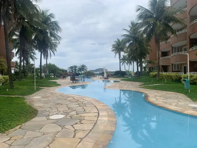 O MELHOR 2 QUARTOS, 2 SUITES, MO MELHOR CONDOMÍNIO, " ´PÉ NA AREIA DE CAMBOINHAS "