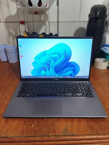 ASUS VivoBook Core i5 + 8GB RAM + Placa NVIDIA