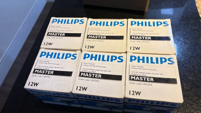 Lâmpada LED refletora Philips MASTER LEDspot PAR 30S.
