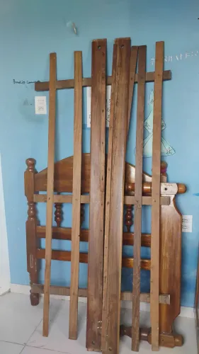 Cama de Madeira em bom Estado