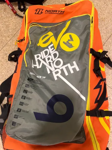 Kite North Evo 9m NOVO + Barra North 24m + Mochila (Sem Uso)