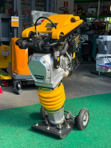 Compactador de Solo a Gasolina - TTR80ZM-XP -TOYAMA