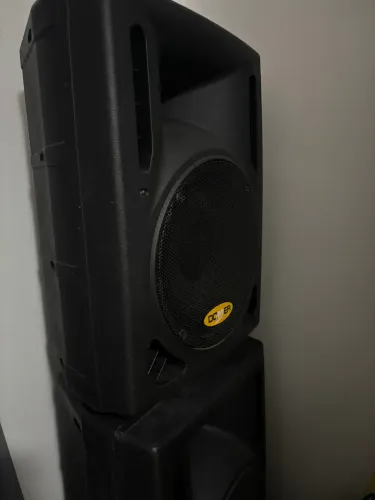 Caixa de som acústica Dommer 10?