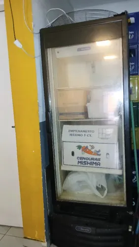 Geladeira expositor de bebidas