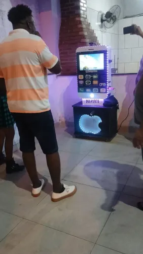 Maquina de Karaoke que Tira Foto nos 100 Pontos - Aluguel Marica Itaborai