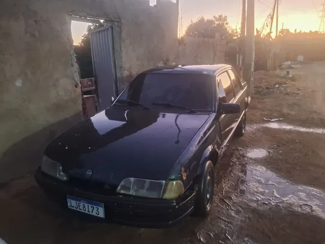Chevrolet Monza GL 1.8 Efi/ SL/ L/ 650/barc. 2e4p (álcool) 1994