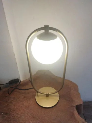 Abajur Flórida dourado.