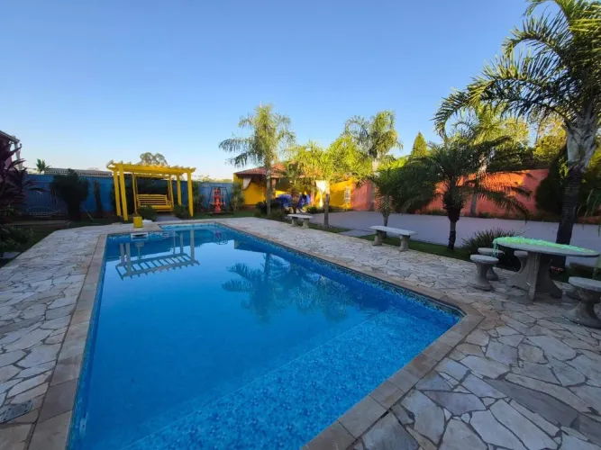 Chácara com 3 quartos, 1 suíte, 360 m² no Jardim Primavera