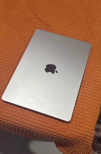 Macbook Air M2 2022 - Em ótimo estado (Com caixa original)