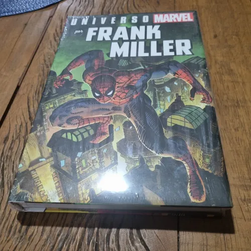 HQ Omnibus Universo Marvel Frank Miller - Panini (Novo / Lacrado)