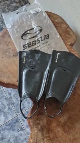 Nadadeira Pé de Pato Seasub Aquática 