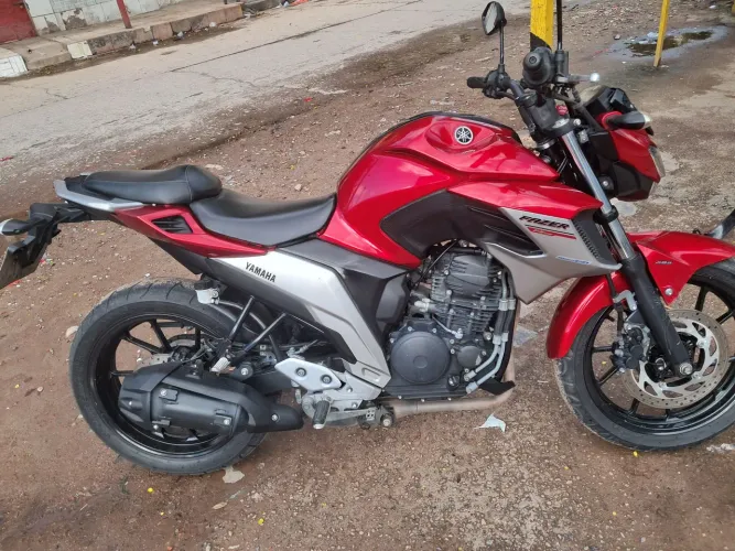 Fz 250 bem novinha 