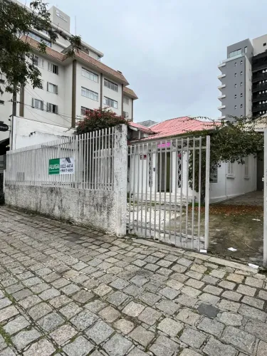 Casa comercial - Birrolinho - Curitiba-PR