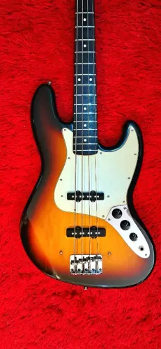 BAIXO FENDER - JAZZ BASS