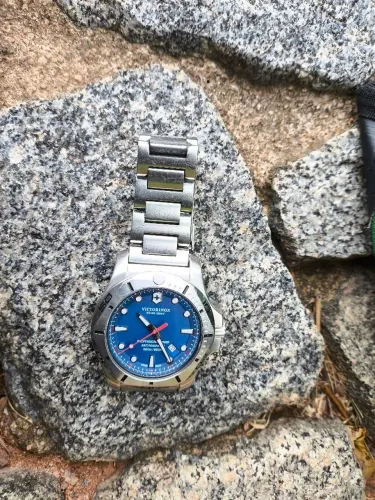 Relógio vitorinox em vidro de safira