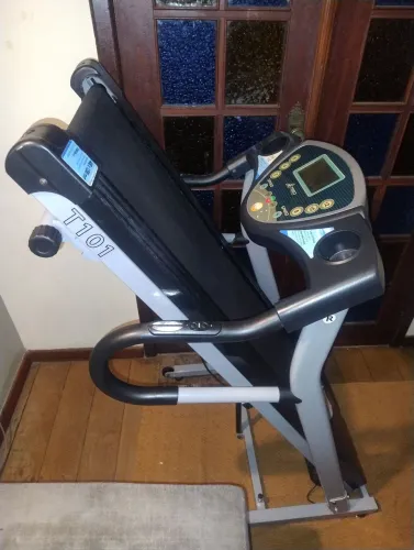 Esteira elétrica TREO FITNESS T101