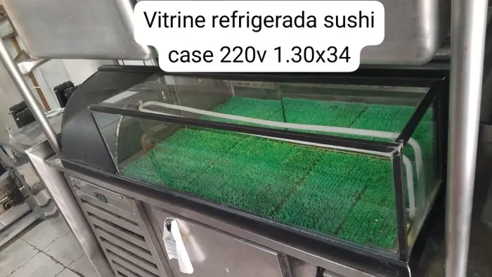 Vitrine refrigerada sushi case 1.30x33 220v