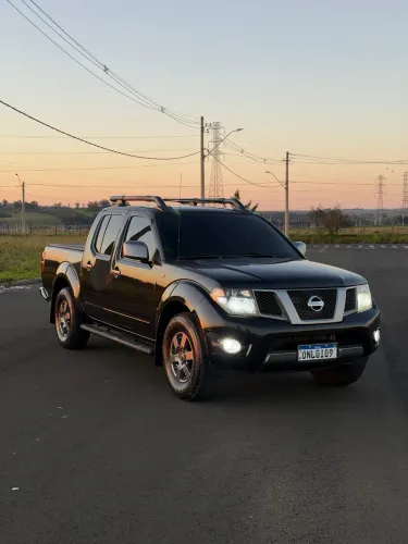 Nissan Frontier SV At.cd 4X4 2.5 TB Diesel Mec. 2014