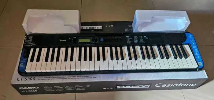 Teclado Casio CT-S300 (Estado de Novo / Pouquíssimo Uso)