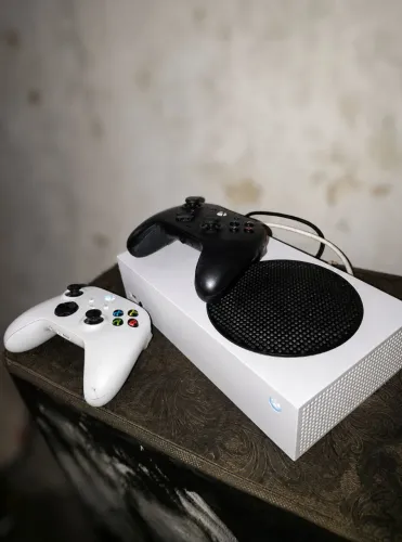 XBOX SERES S COMPLETO COM CAIXA TROCO EM PC GAMER BOM!