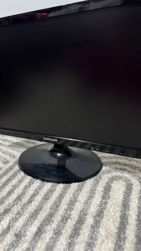 TV Monitor Samsung 22? Full HD HDMI T22C310