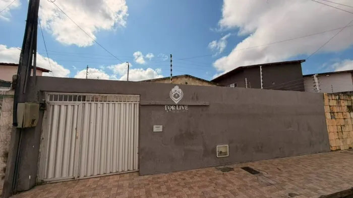 Casa à venda na Vila Ellery, Fortaleza