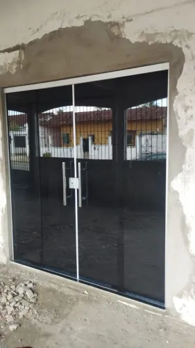 Vidraceiro - portas, janelas de vidro e box de banheiro