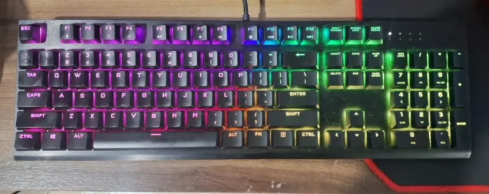 Teclado Mecânico Corsair K60 RGb Low profile