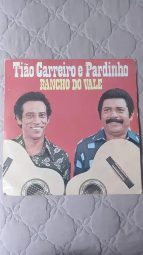 Disco original vinil Tião Carreiro e Pardinho seminovo.