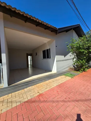 Alugo casa em condomínio no Rita Vieira