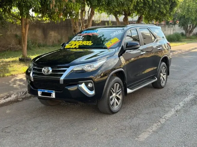 Toyota Hilux SW4 SRX 4X4 2.8 TDI 16V Dies. Aut. 2018