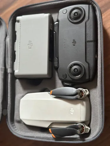 Drone DJI Mini SE com 3 baterias