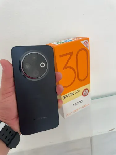 Á venda Tecno Spark 30c