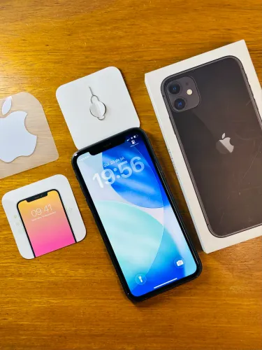 Celular iPhone 11 ( aceito trocas )