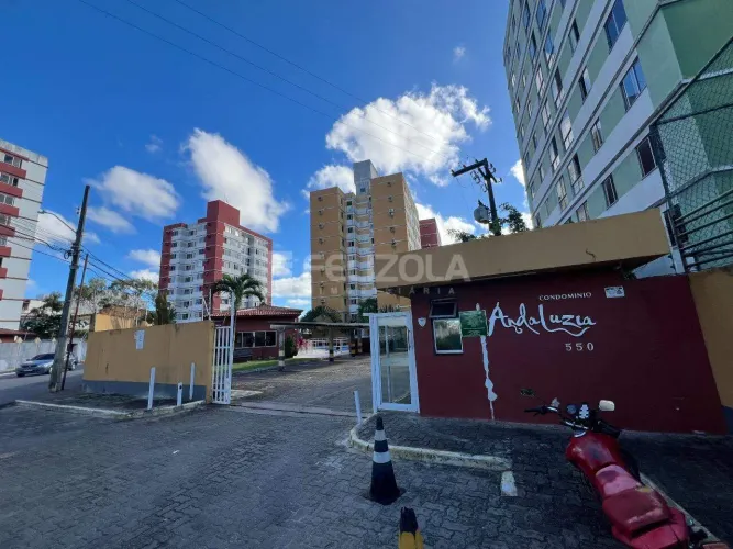 Apartamento para aluguel, Cond. Andaluzia com 3/4,1 wc, sala, cozinha, 1 vaga de garagem, 