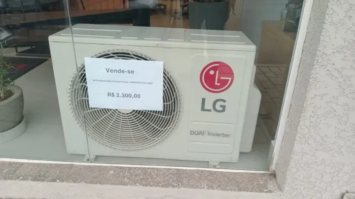Ar Condicionado LG Dual Inverter  18000 BTUs Frio 220V 