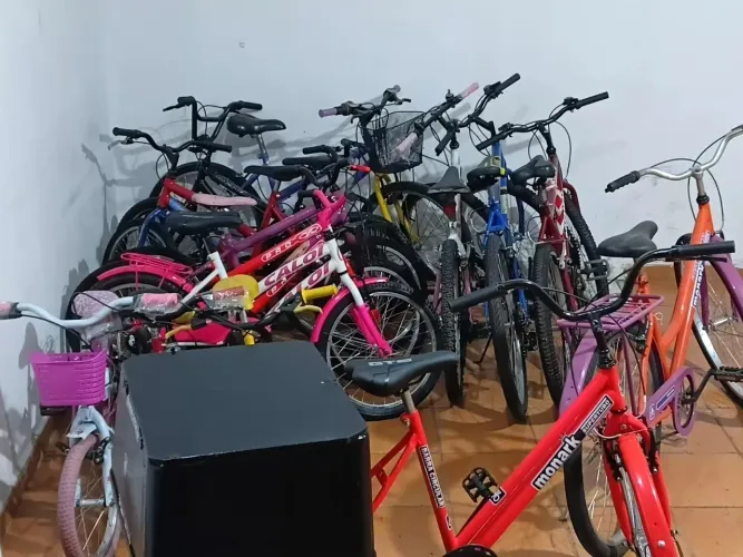 Lote de Bicicletas e 1 tricícolo,  leia a descrição 