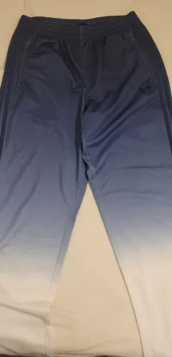 Calça Adidas Originals degrade Nova, nunca usada